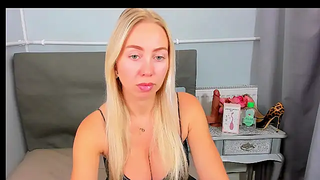 MargaritaRose online show from July 2026 02:35:02 PM