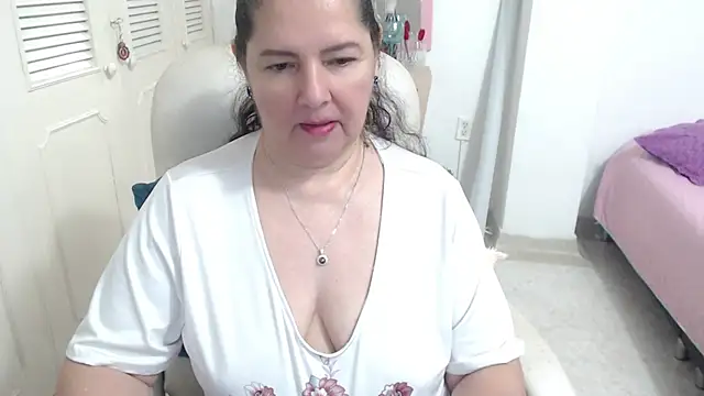 leonela 69 online show from April 2026 02:58:01 AM