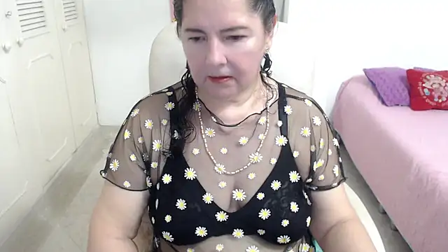 leonela 69 online show from May 2026 12:26:02 AM