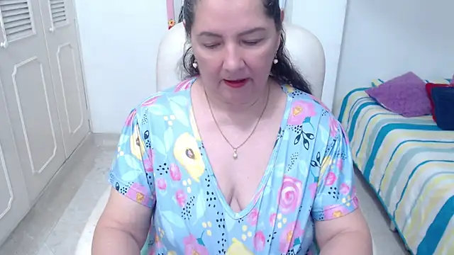 leonela 69 online show from May 2026 11:43:02 PM