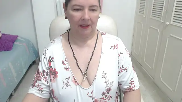 leonela 69 online show from July 2026 11:43:01 PM