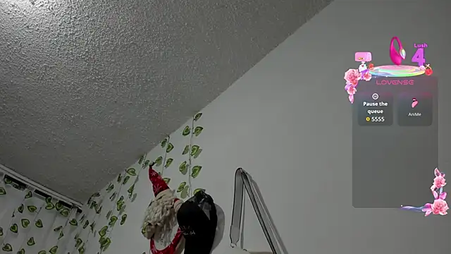EmiliaRose  online show from May 2026 01:41:01 PM
