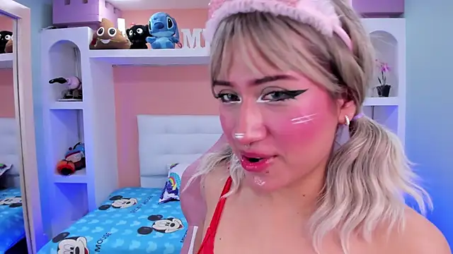 miss   megan online show from October 2025 06:08:02 PM