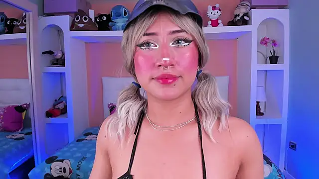 miss   megan online show from October 2025 02:37:02 AM