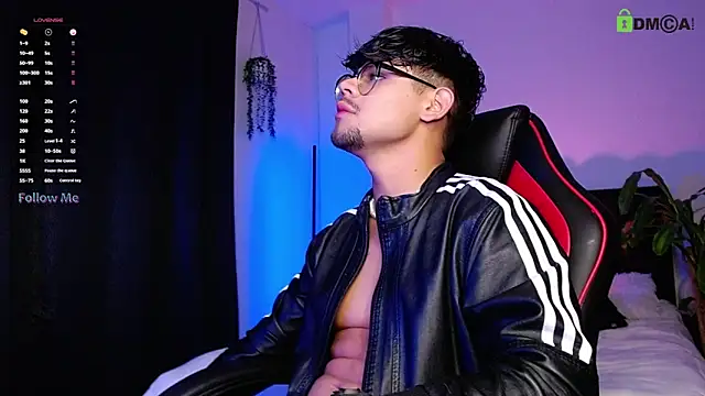 isaac-saenz online show from September 2025 10:11:01 PM