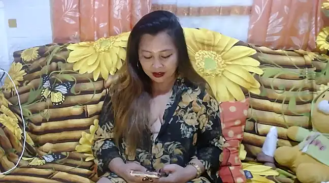 Snapshot of UrSweetClassyPinay chatting on December 2024 11:39:01 AM UrSweetClassyPinay online show from December 2024 11:39:01 AM