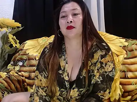 Snapshot of UrSweetClassyPinay chatting on December 2025 11:02:01 PM UrSweetClassyPinay online show from December 2025 11:02:01 PM