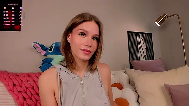 TaiteBayles online show from September 2025 01:09:01 AM