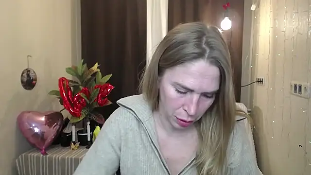 Snapshot of TessaDaybreak chatting on February 2025 03:47:02 PM TessaDaybreak online show from February 2025 03:47:02 PM