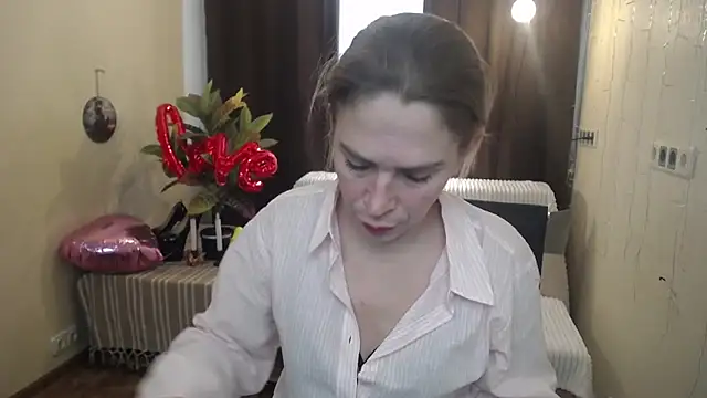 Snapshot of TessaDaybreak chatting on February 2025 10:16:01 AM TessaDaybreak online show from February 2025 10:16:01 AM