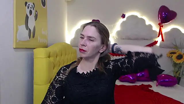 Snapshot of TessaDaybreak chatting on March 2025 07:41:01 AM TessaDaybreak online show from March 2025 07:41:01 AM