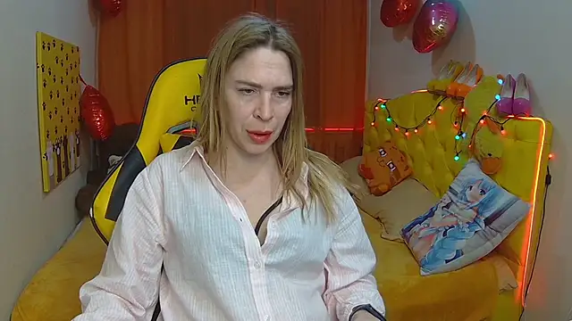 Snapshot of TessaDaybreak chatting on March 2025 07:27:02 AM TessaDaybreak online show from March 2025 07:27:02 AM