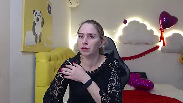 Snapshot of TessaDaybreak chatting on March 2025 07:26:01 AM TessaDaybreak online show from March 2025 07:26:01 AM