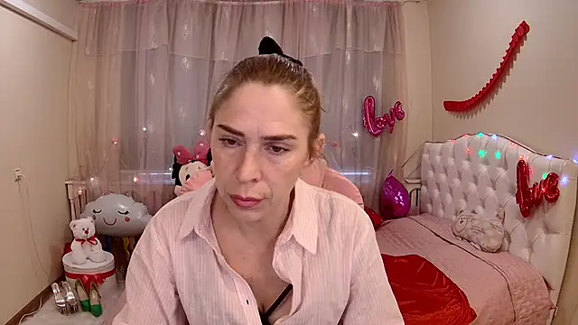 Snapshot of TessaDaybreak chatting on March 2025 07:29:02 AM TessaDaybreak online show from March 2025 07:29:02 AM