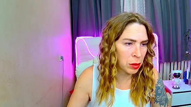 Snapshot of TessaDaybreak chatting on September 2025 07:08:01 AM TessaDaybreak online show from September 2025 07:08:01 AM