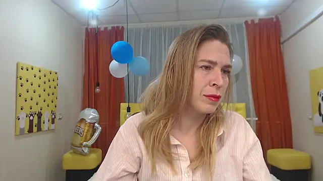 Snapshot of TessaDaybreak chatting on September 2025 06:37:02 AM TessaDaybreak online show from September 2025 06:37:02 AM