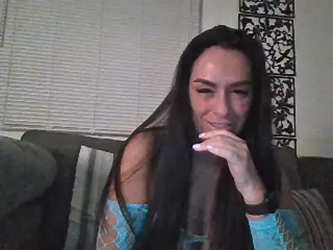 Snapshot of Layla_Gilf_Mae chatting on March 2025 10:31:02 PM Layla Gilf Mae online show from March 2025 10:31:02 PM