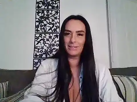 Snapshot of Layla_Gilf_Mae chatting on March 2025 09:21:01 PM Layla Gilf Mae online show from March 2025 09:21:01 PM