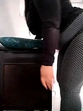 Snapshot of Dalou3a-69 chatting on February 2026 12:10:01 PM Dalou3a-69 online show from February 2026 12:10:01 PM