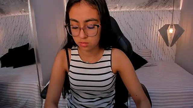 Snapshot of lucelly_15 chatting on March 2025 11:45:02 AM lucelly 15 online show from March 2025 11:45:02 AM