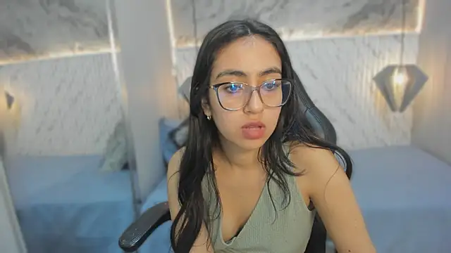 Snapshot of lucelly_15 chatting on November 2025 11:43:02 AM lucelly 15 online show from November 2025 11:43:02 AM