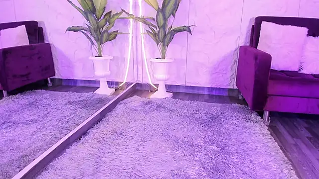 MelanieHillss online show from December 2025 04:09:01 AM