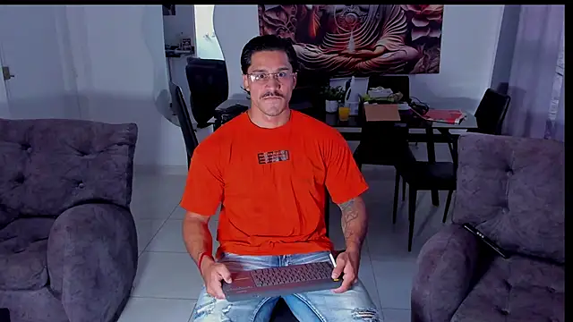 Valentino Dosantos  online show from February 2026 08:18:01 PM