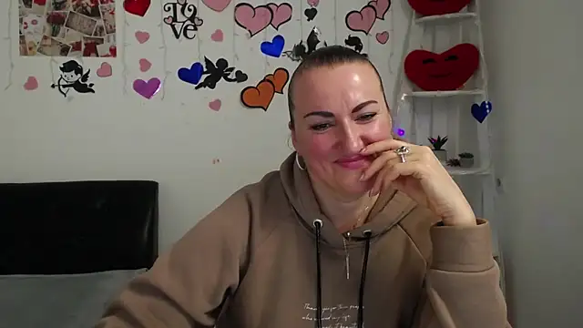 DianaMGG online show from February 2025 12:09:02 PM