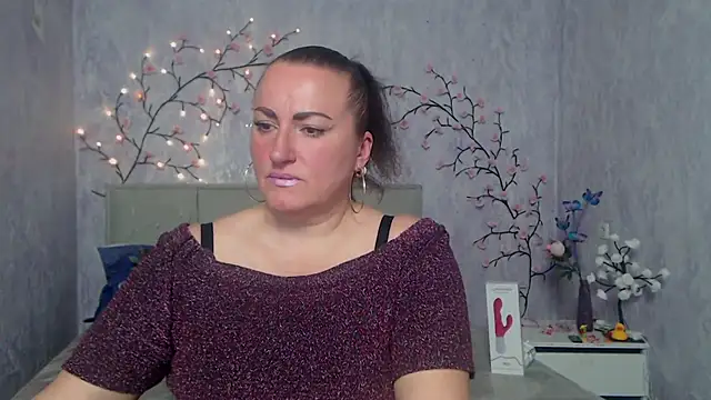 DianaMGG online show from April 2026 05:43:02 AM
