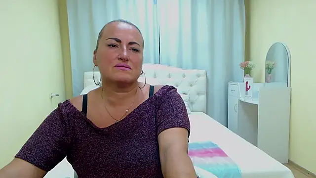 DianaMGG online show from July 2026 05:47:02 AM