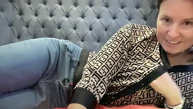 eatmypie69 online show from November 2025 08:58:02 AM