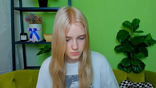 EdlaHewell online show from February 2025 08:30:02 AM