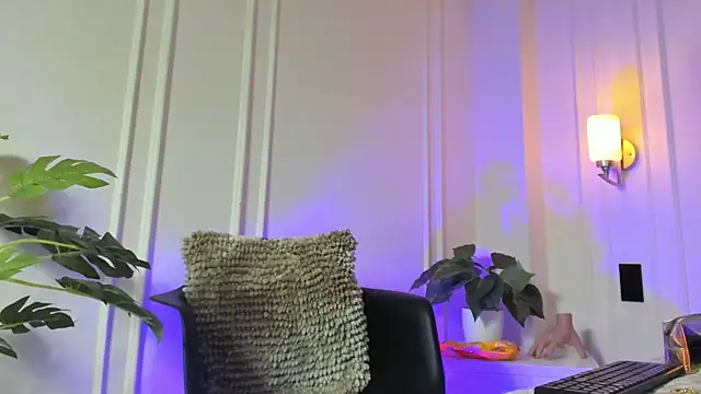 JasmineRoss 1 online show from October 2025 06:04:01 PM