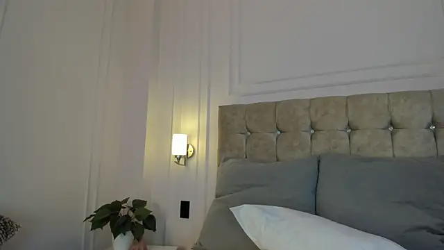 JasmineRoss 1 online show from November 2025 07:02:02 PM