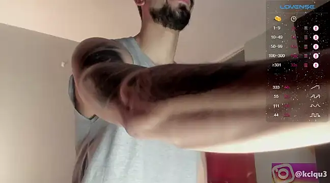 Snapshot of K_cique chatting on March 2025 12:16:02 AM K cique online show from March 2025 12:16:02 AM