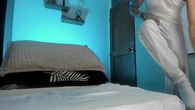 Snapshot of K_cique chatting on October 2025 08:35:01 AM K cique online show from October 2025 08:35:01 AM