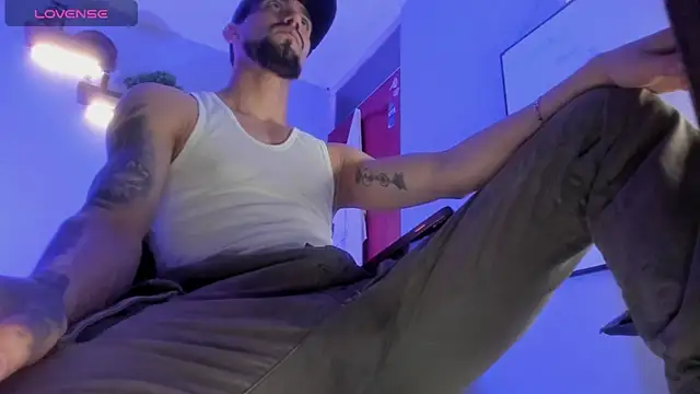 Snapshot of K_cique chatting on October 2025 12:01:02 AM K cique online show from October 2025 12:01:02 AM