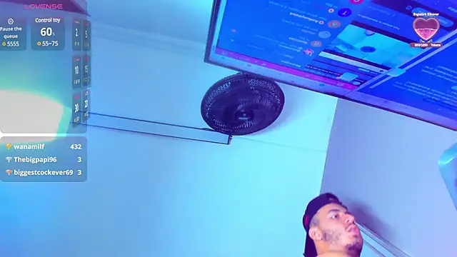 Snapshot of AdamParker_ chatting on March 2025 12:12:01 PM AdamParker online show from March 2025 12:12:01 PM