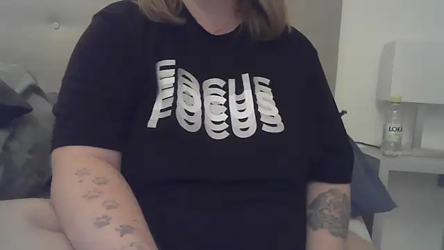 Snapshot of sizha6 chatting on October 2025 09:18:01 AM sizha6 online show from October 2025 09:18:01 AM