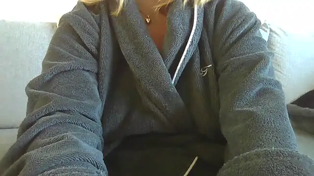 Snapshot of sizha6 chatting on October 2025 12:05:02 PM sizha6 online show from October 2025 12:05:02 PM