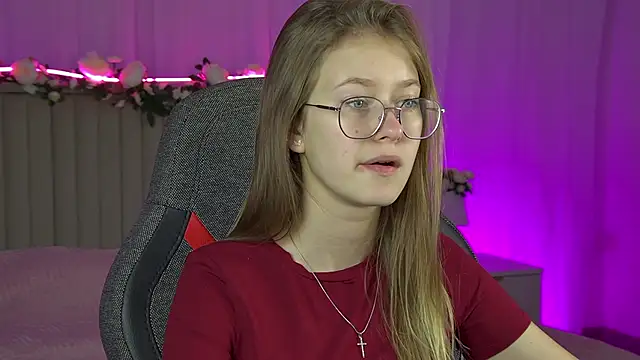 EveMundie online show from September 2025 06:24:01 AM