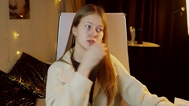 EveMundie online show from December 2025 07:47:02 AM