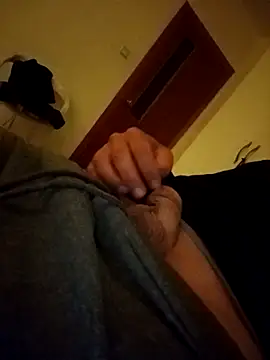 Snapshot of can0n7 chatting on February 2025 06:33:02 PM can0n7 online show from February 2025 06:33:02 PM