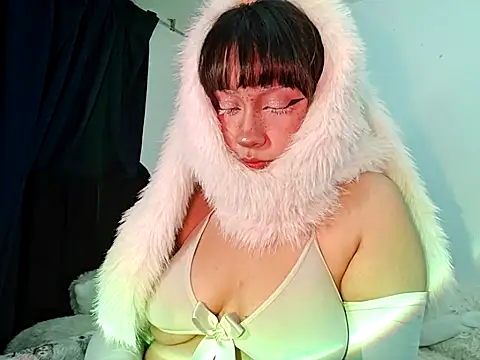 Snapshot of blue_katt chatting on March 2025 07:04:02 AM blue katt online show from March 2025 07:04:02 AM