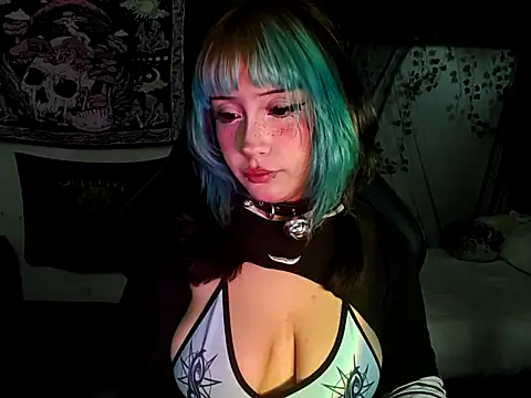 Snapshot of blue_katt chatting on September 2025 10:10:01 PM blue katt online show from September 2025 10:10:01 PM