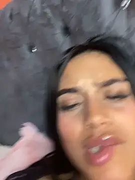 Emily sharlot online show from December 2025 11:39:02 AM