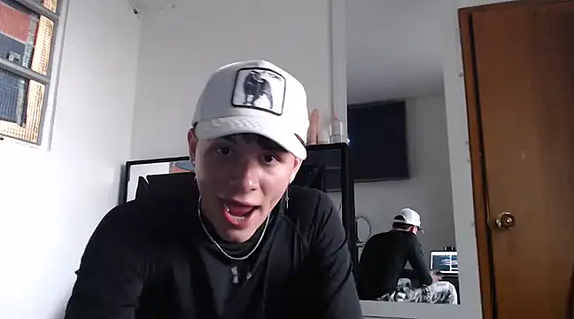 Snapshot of Smith_boy_25 chatting on February 2025 10:15:02 PM Smith boy 25 online show from February 2025 10:15:02 PM