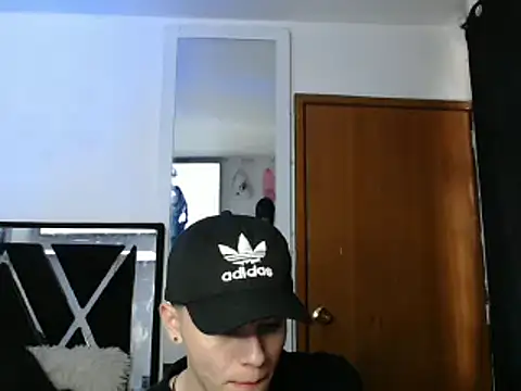 Snapshot of Smith_boy_25 chatting on March 2025 09:07:02 PM Smith boy 25 online show from March 2025 09:07:02 PM