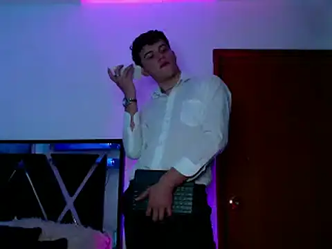 Snapshot of Smith_boy_25 chatting on March 2025 10:28:02 PM Smith boy 25 online show from March 2025 10:28:02 PM