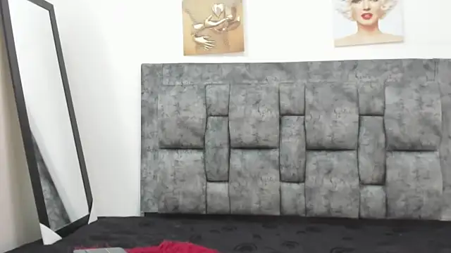 Snapshot of Chloe_diamondss chatting on March 2025 03:36:02 AM Chloe diamondss online show from March 2025 03:36:02 AM